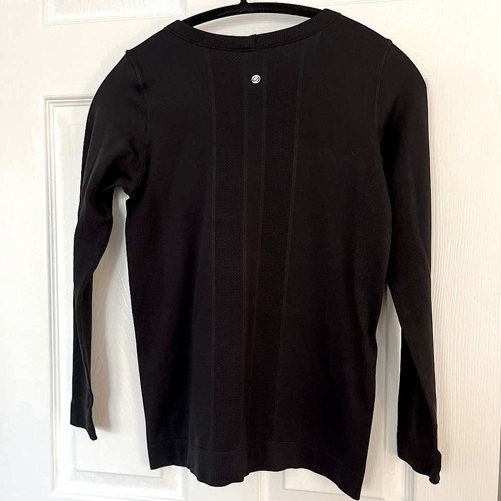 Black Women's Seamless Athletic Long Sleeves Top size XS